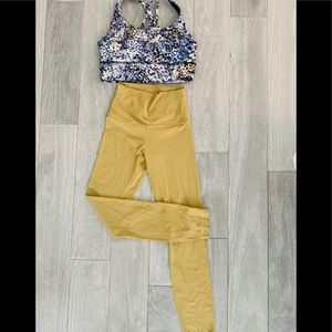 Lululemon ALIGNS in Grape Leaf, 25”, Size 2